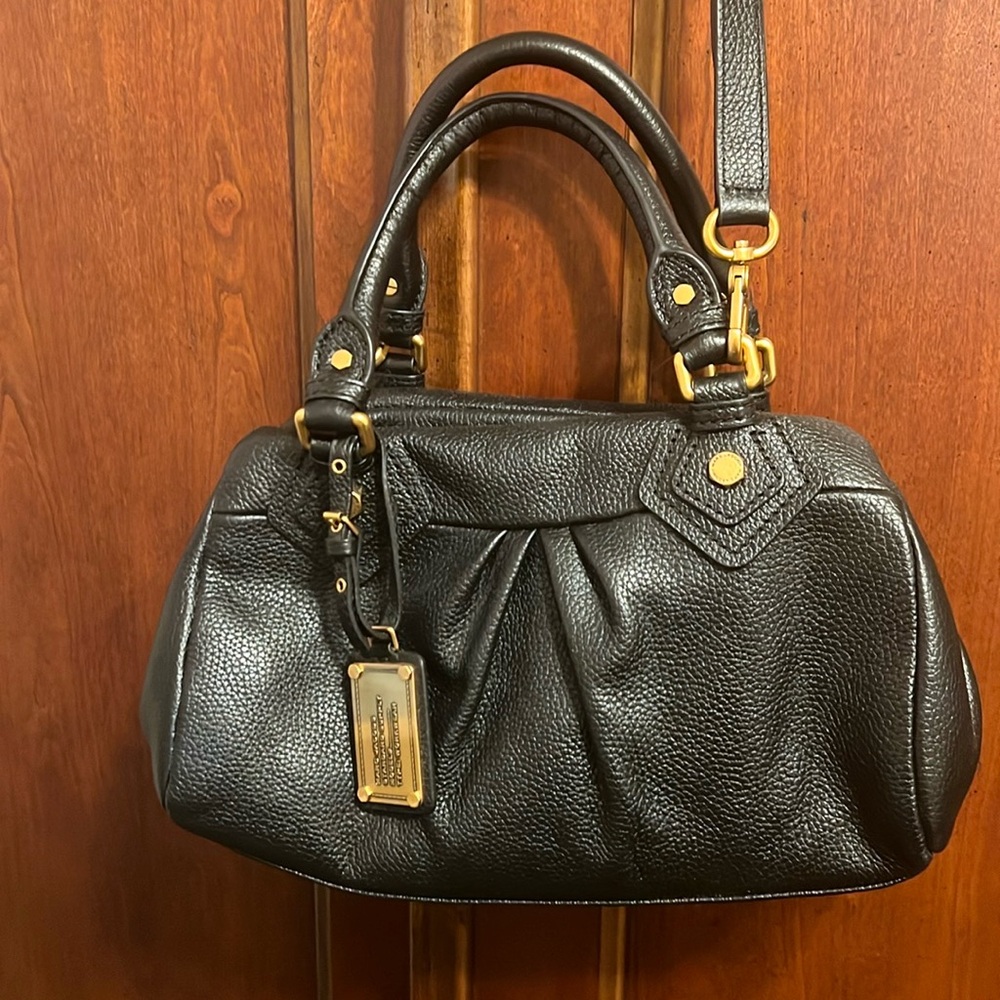 MARC JACOBS RE-EDITION BABY GROOVEE BAG (in super mint condition)